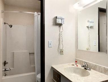 American Best Value Inn 劳伦斯 外观 照片